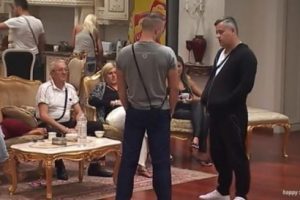 SNIMAK JEZIVOG NASILJA: NEMANJA PRETUKAO BRENDONA! (VIDEO)