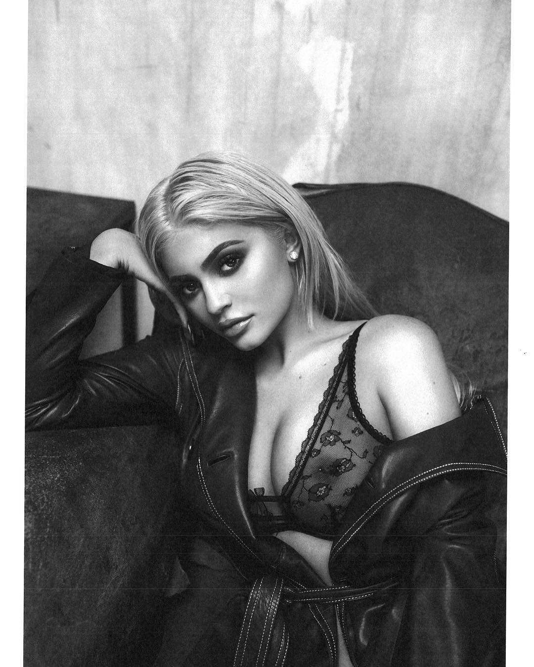 Kylie Jenner poklonila svom dečku za rođendan sexy fotke! (FOTO)