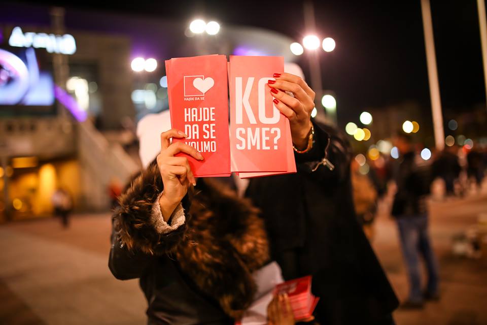 Beograđanke na "Dugmetu" širile poziv na ljubav: hajde da se volimo!