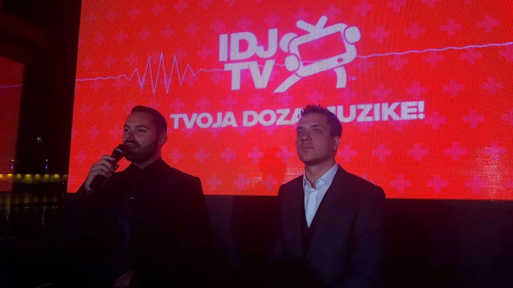 GALA ŽURKOM IDJ TV SINOĆ JE STARTOVAO SA RADOM!