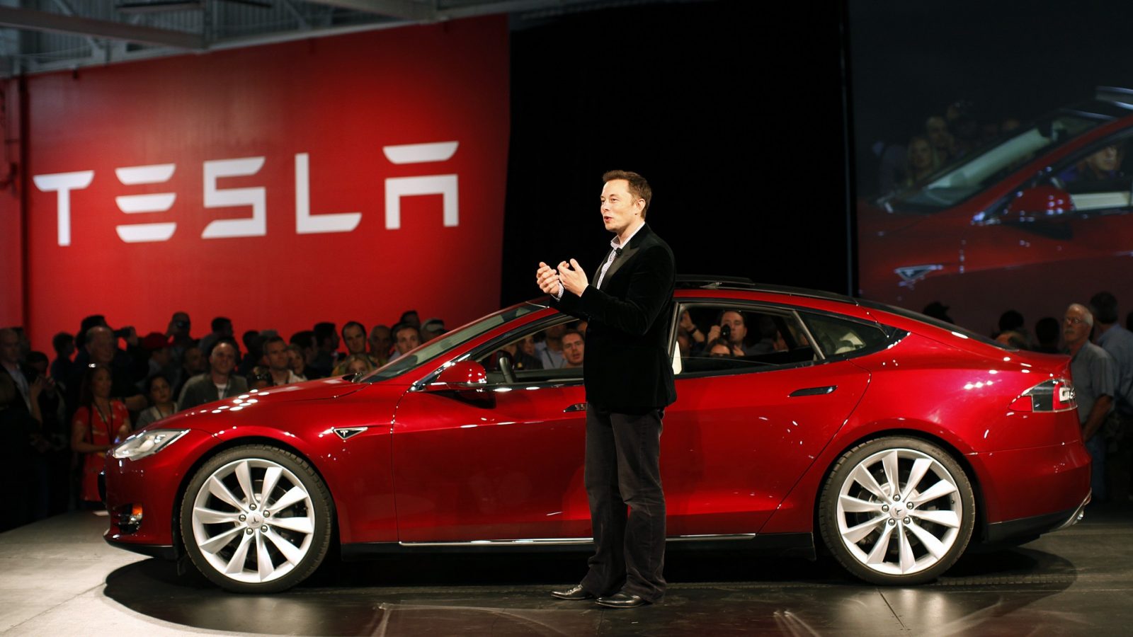 Sudeći po najavama, Tesla Motors bi sledećih 12 meseci mogao da im najplodniju godinu od svoga osnivanja, piše Business Insider.
