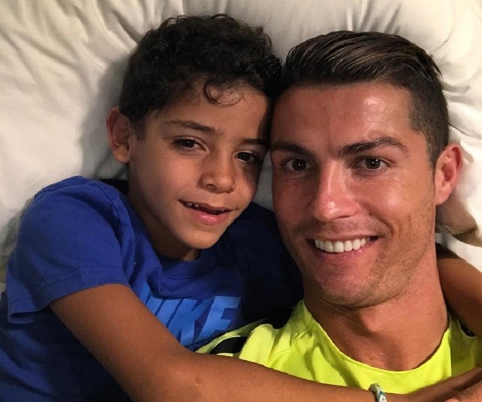 Cristiano Ronaldo uskoro postaje otac blizanaca