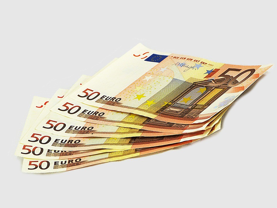 Od 4. aprila koristićemo novu novčanicu od 50 evra, pogledajte kakva je (FOTO)