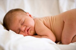 Šta je RUŽIČASTA BUKA i kako tačno pomaže BEBI da zaspi? Nova metoda za USPAVLJIVANJE koja uvek uspe!
