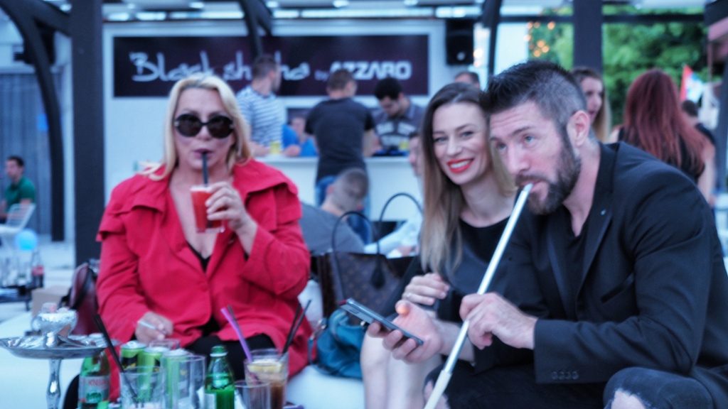 Odabrali mesto za letnje izlaske: Poznati uživali na otvaranju "Black Shisha by Azzaro" bara!