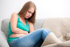 Zašto se javljaju grčevi posle menstruacije i treba li da brinete?