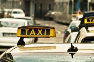 Dubai testira taksije bez vozača (VIDEO)