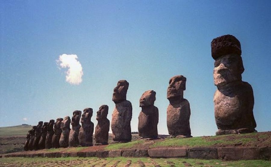 Bahati turisti oštetili drevne kipove na Uskršnjem ostrvu