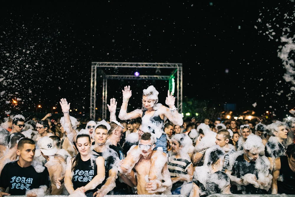 MOĆNE ŽENSKE DJ ZVEZDE ZA VRHUNSKU ŽURKU NA FOAMFESTU