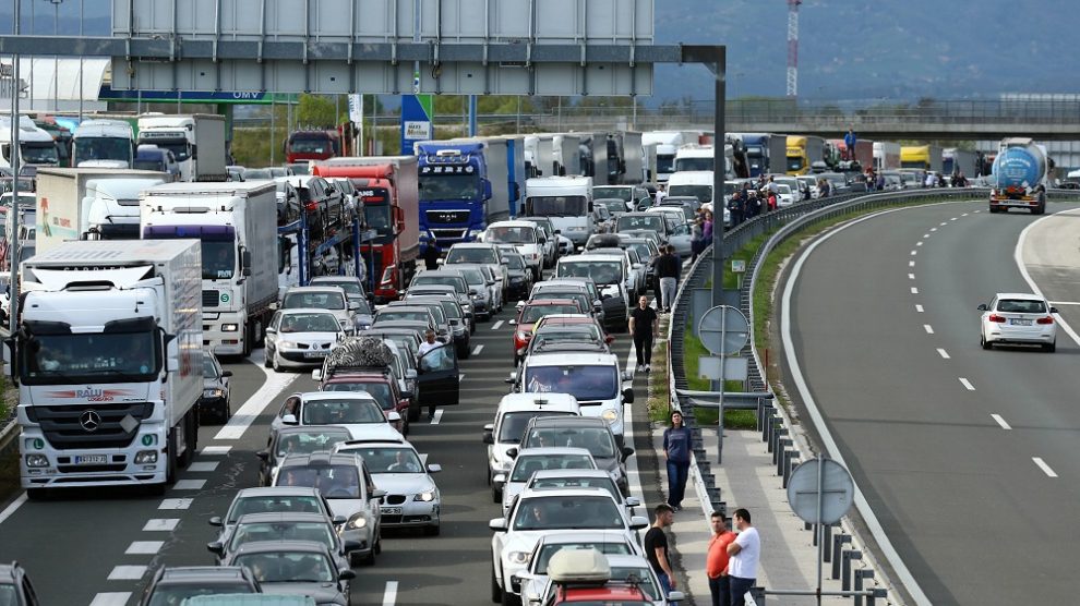 Velike GUŽVE na granicama, neki će morati i u KARANTIN