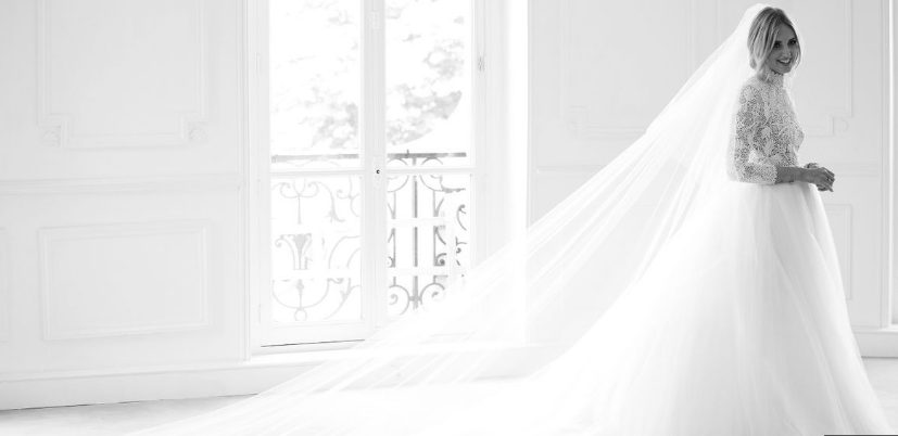 Haljina koja je zasenila venčanicu najpoznatije modne blogerke na svetu