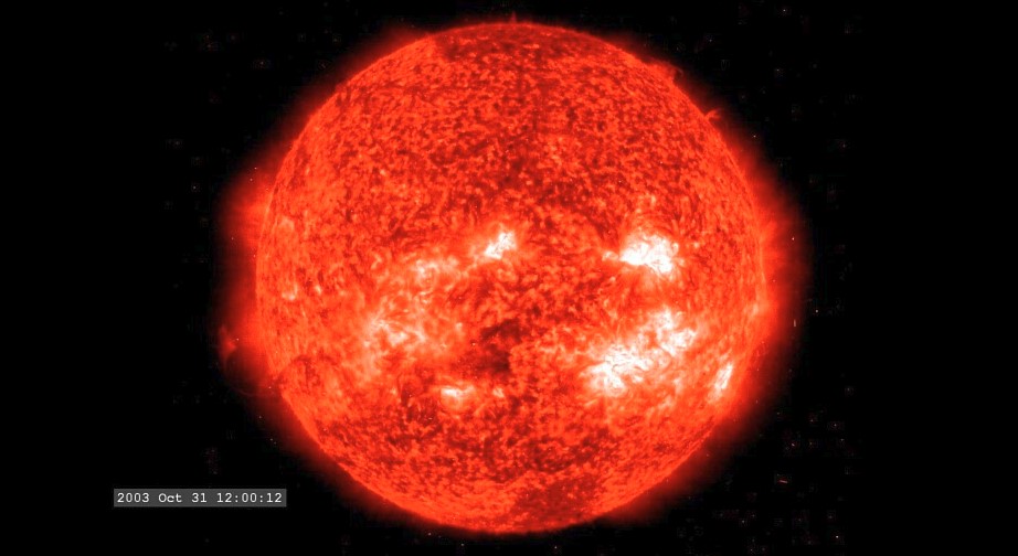 BRITANSKI ZVANIČNICI: Od Sunca u SUBOTU stiže najveća pretnja čovečanstvu ikada! (VIDEO)