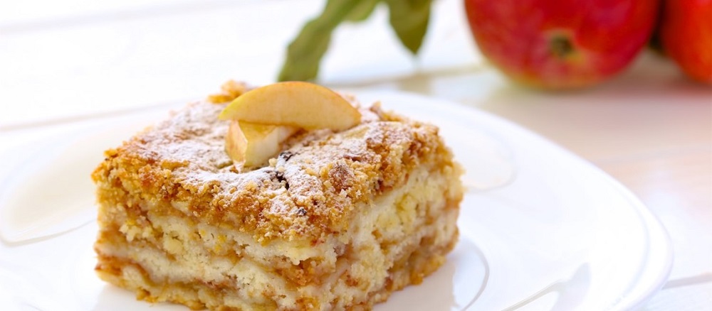 Jednostavan, mek i vazdušast recept za kolač od jabuka koji je gotov za 20 minuta
