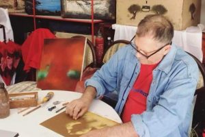 Renomirani svetski slikar Janoš Mesaroš učestvovao na likovnoj koloniji “Glavaševa kuća” u rodnom Novom Bečeju