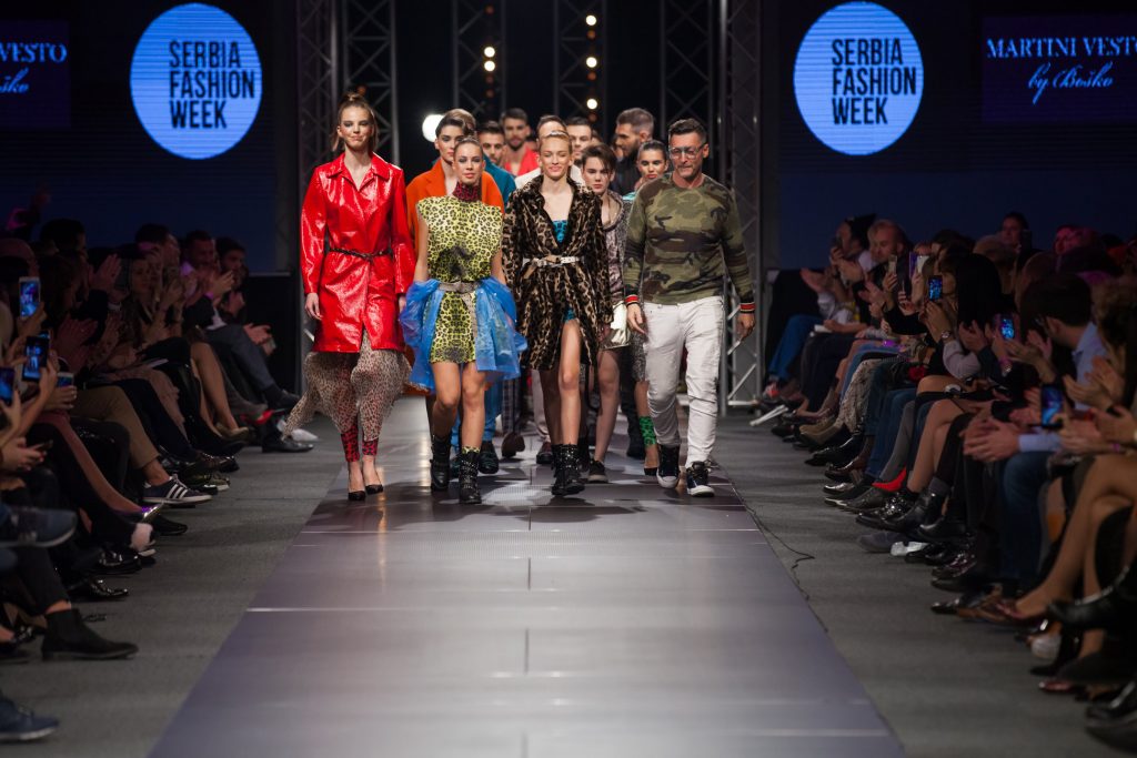 Treći dan Serbia Fashion Weeka u znaku glamura, pirotskih šara, etno motiva i trendi printova 
