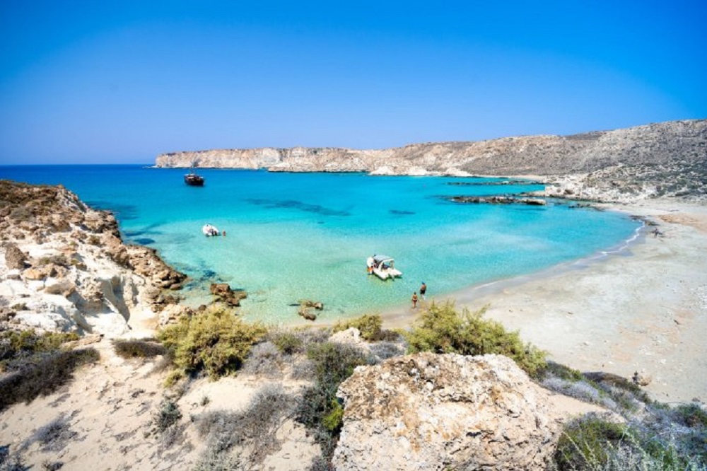 Grčko ostrvo koje ima 36 rajskih plaža je potpuno nenaseljeno i nepoznato