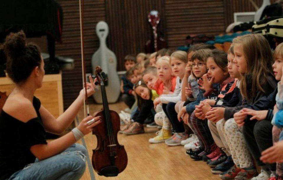 Karte za koncerte za bebe Beogradske filharmonije podeljene za 20 minuta