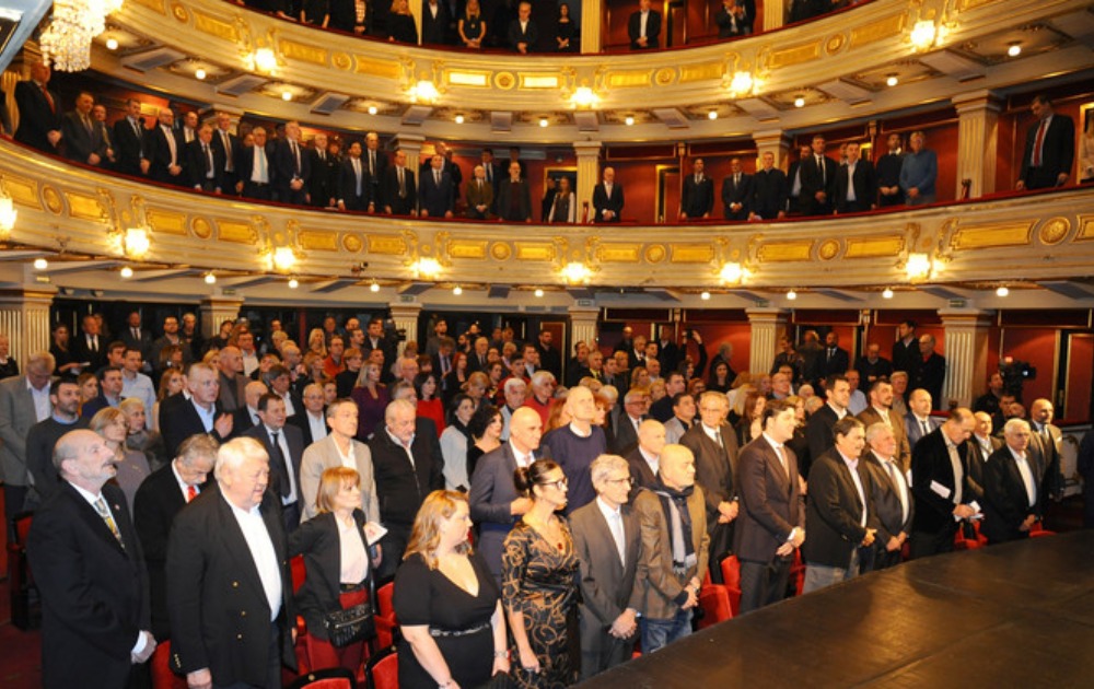 SPEKTAKL U NARODNOM POZORIŠTU Obeleženo 70 godina postojanja Košarkaškog saveza Srbije /FOTO/ /VIDEO/