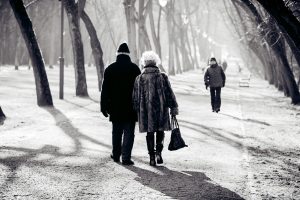 Evo kako bezbedno da hodate i ZAŠTITE SE OD POVREDA kada je sve oko vas okovano ledom