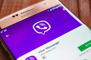 Viber unapređuje razmenu mišljenja u grupnim četovima i zajednicama uvođenjem Anketa uživo