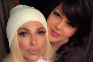 Neverovatno jaka ljubav majke i ćerke !!! Jelena Karleuša je u čast svoje majke Divne objavila predivne snimke iz njenog voditeljskog života