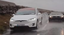 Rame uz rame, dve verzije budućnosti-Tesla Model X i DeLorean