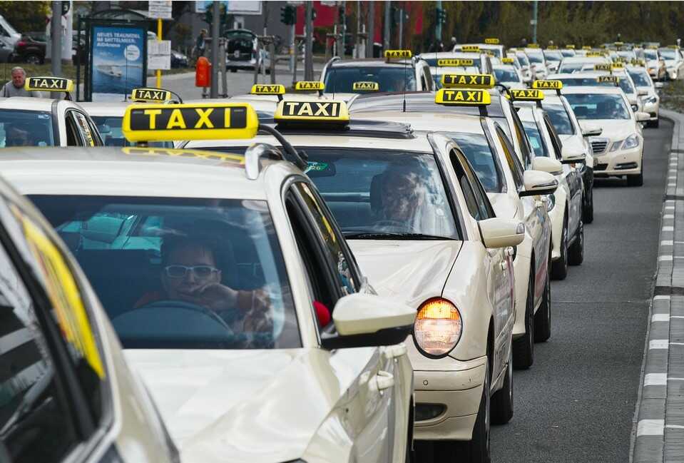 Kako zaustaviti taksi širom sveta