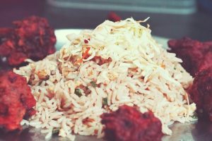 RECEPT DANA: Pikantna azijska piletina sa povrćem i pirinčem