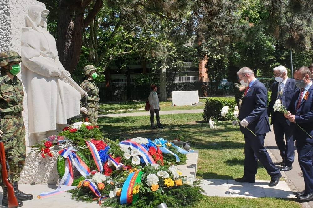 Narodni poslanik položio venac povodom 9. maja