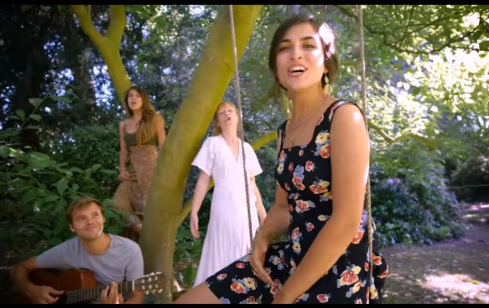 Kad Jermenka i Francuz zapevaju "Ajde, Jano" ponovo se zaljubite u ovu predivnu srpsku pesmu