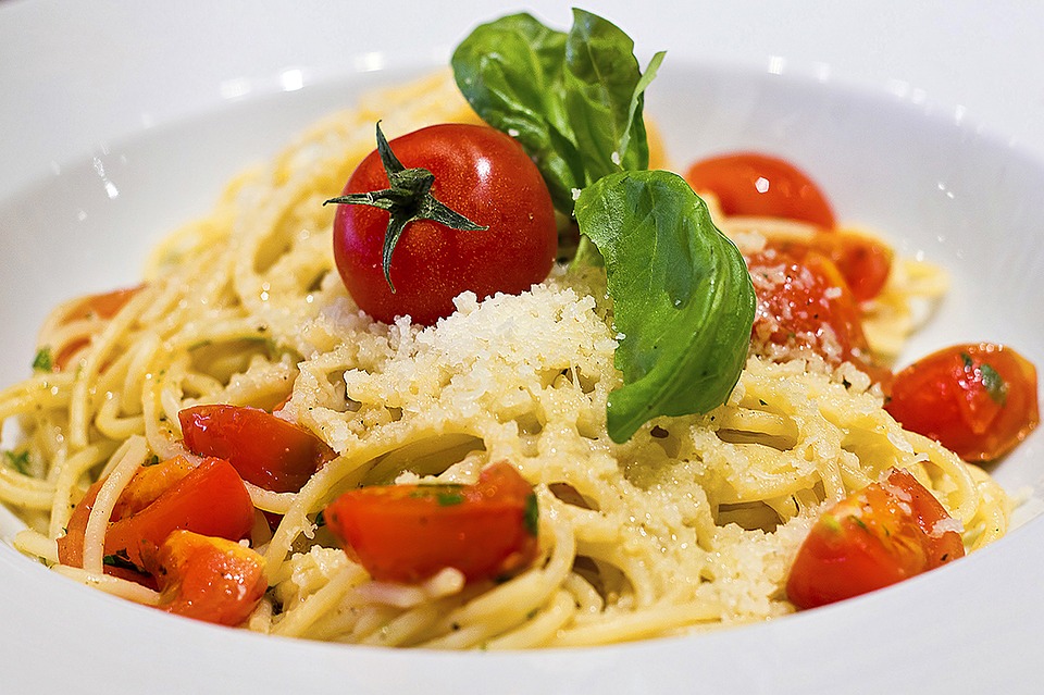 RECEPT DANA: Špageti sa patlidžanom i fetom