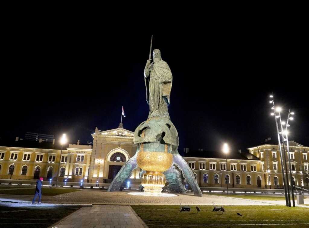 Otkriven spomenik Stefanu Nemanji na Savskom trgu u Beogradu