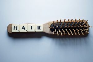 Kako da najjednostavnije očistimo četku za kosu?
