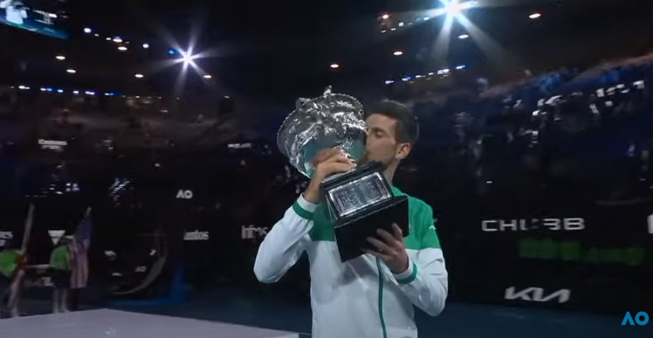 ĐOKOVIĆEVA MAGIJA U MELBURNU: Pogledajte najboljih 18 poteza Novaka na Australijan openu (VIDEO)