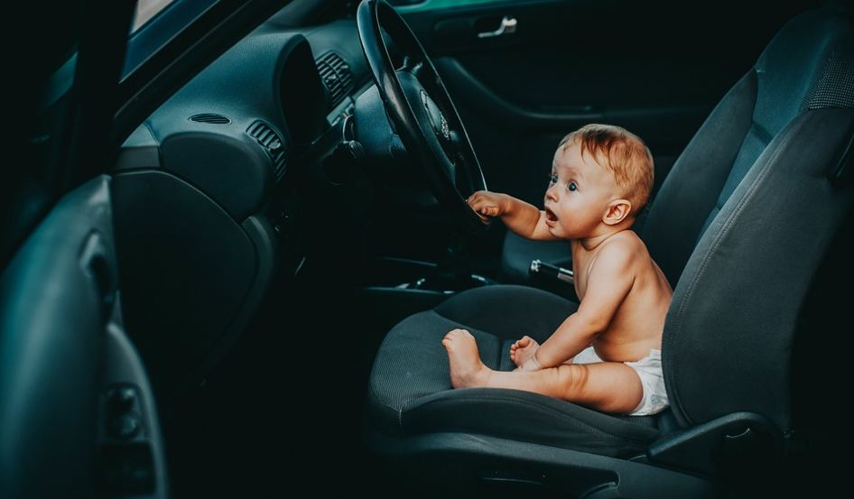 beba u autu