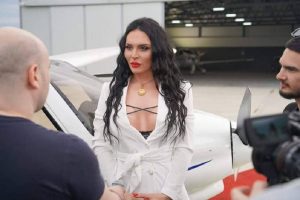 Elektra Elite zakupila helikopter i privatnu pistu: Pevačica iskeširača bogatstvo za novi projekat