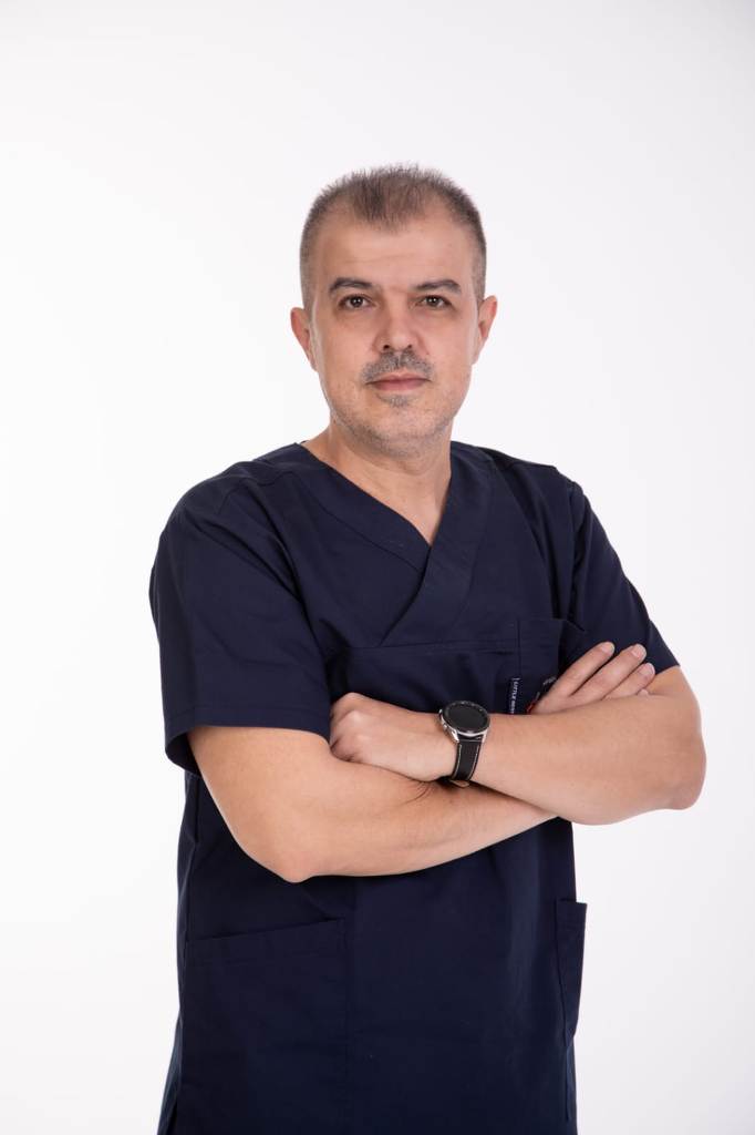 Docent doctor Dejan Veličković: “Uvek savetujem pacijentima da dobro razmisle pre operacije, jer tek nakon zahvata počinje prava borba”