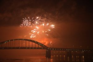 Spektakularan novogodišnji vatromet u Beogradu na vodi (FOTO)