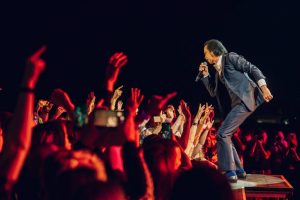 Nick Cave, sveštenik ljubavi, tuge i besa rasplakao Tvrđavu Monumentalno i potresno