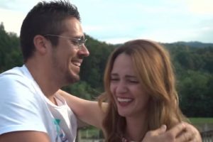 Nikola Rokvić i Bojana Barović otkrili pol bebe: Od sreće skočili u bazen