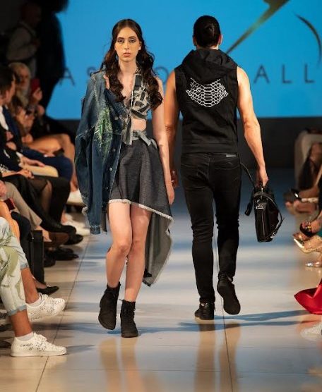 MIROSLAV ŽIKIĆ OPET BRILJIRAO NA FASHION WEEK-U: Zapažen nastup našeg top modela u evropskoj prestonici (FOTO)