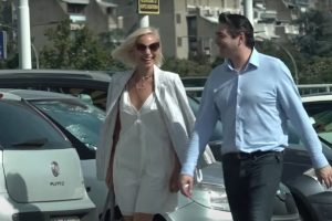 PRVI PUT U JAVNOSTI: Poljupci Marije i Rastka nasred parkinga! (FOTO)