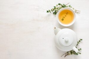 Čaj po receptu OCA TADEJA: Ovaj NAPITAK UKLANJA BOLOVE, pomaže kod problema sa VENAMA i gastritisom