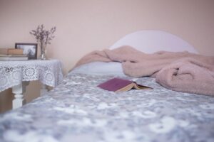 Idealne BOJE za spavaću sobu: 4 ideje po meri OBA SUPRUŽNIKA