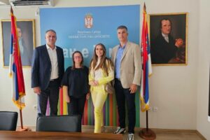Pomoćnik ministra prosvete za srednje obrazovanje, vaspitanje i obrazovanje odraslih podržao tim učenika koji predstavlja Srbiju na Olimpijadi u robotici