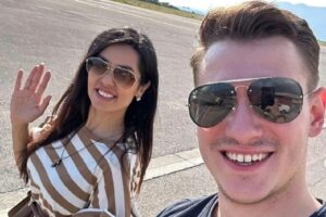 Tanja Savić otputovala sa verenikom: Pevačica se ne odvaja od 11 godina mlađeg pilota