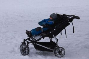 Roditelji kopiraju skandinavski trik i puštaju bebe da tokom zime spavaju napolju