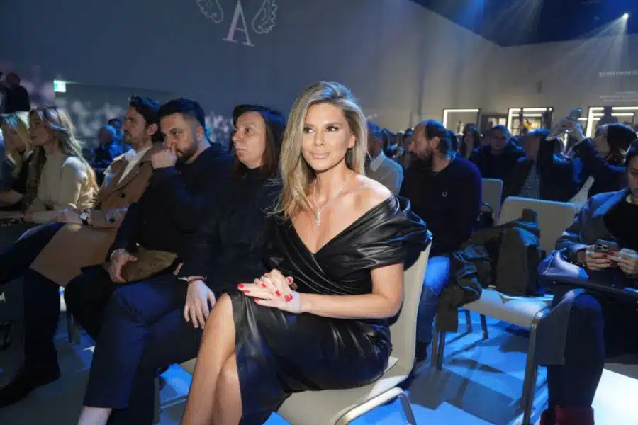 Svi je gledali u čudu: Melina Džinović prvi put u javnosti nakon razvoda (FOTO)