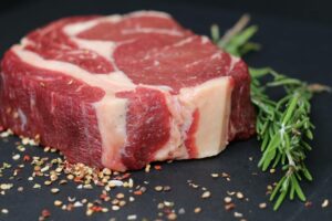 Crveno meso znatno utiče na zagađenje: Šta pokazuje najnovije istraživanje?